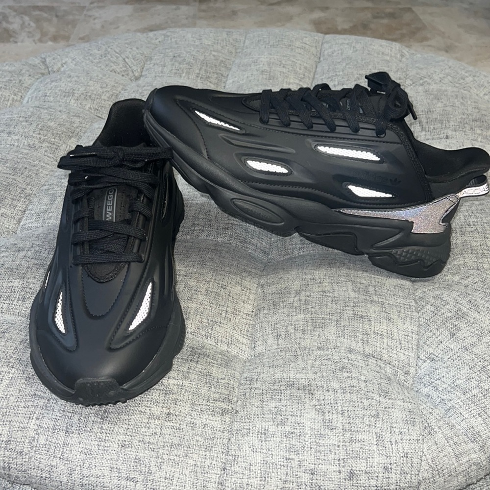 Brand New Adidas Ozweego Celox black  never worn SZ 8.5